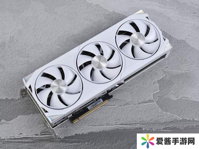 耕升RTX 5070 Ti踏雪OC：性能与颜值并存，OC版值得入手吗？